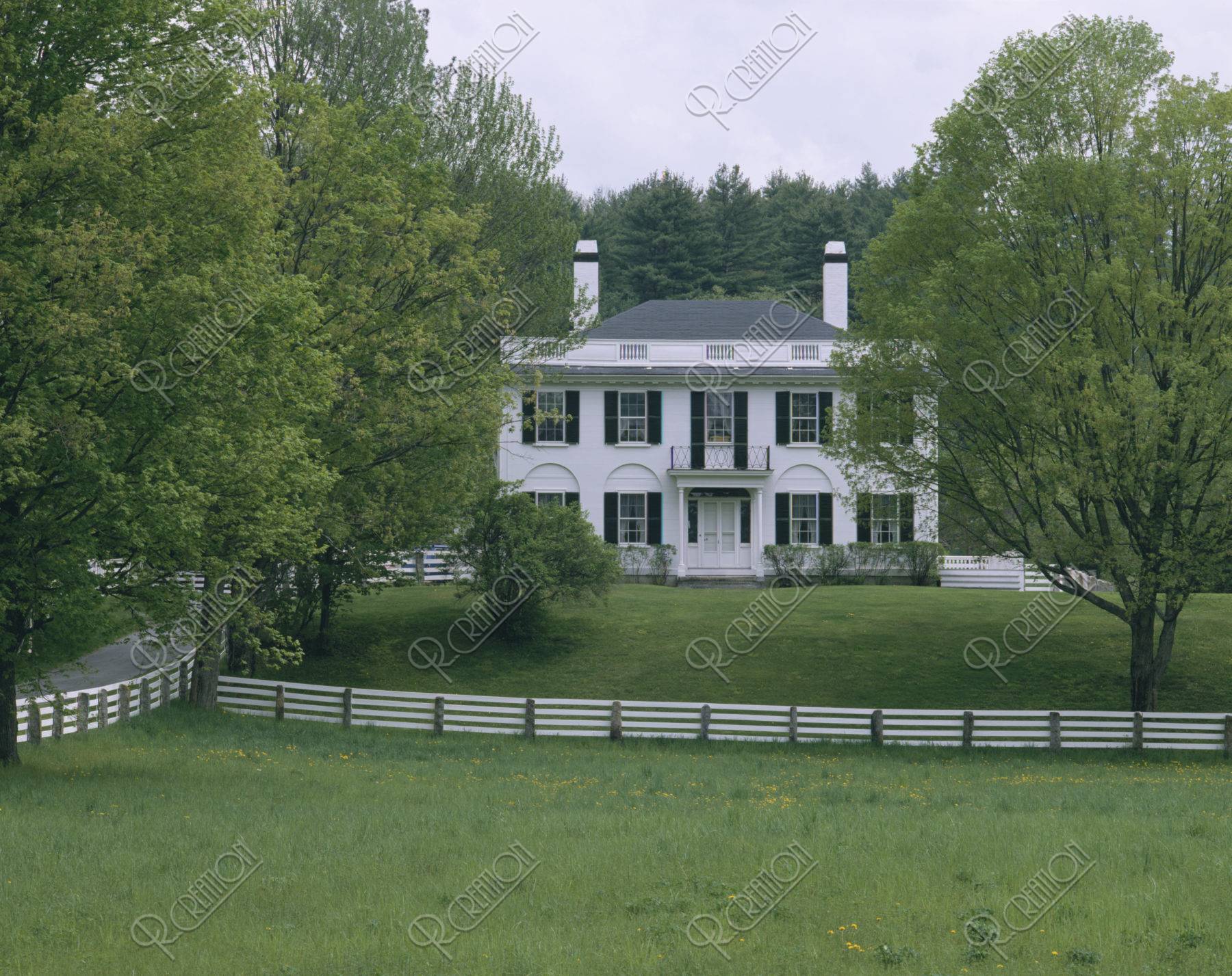 白い柵と白い家 Ｎ．Ｈ．州