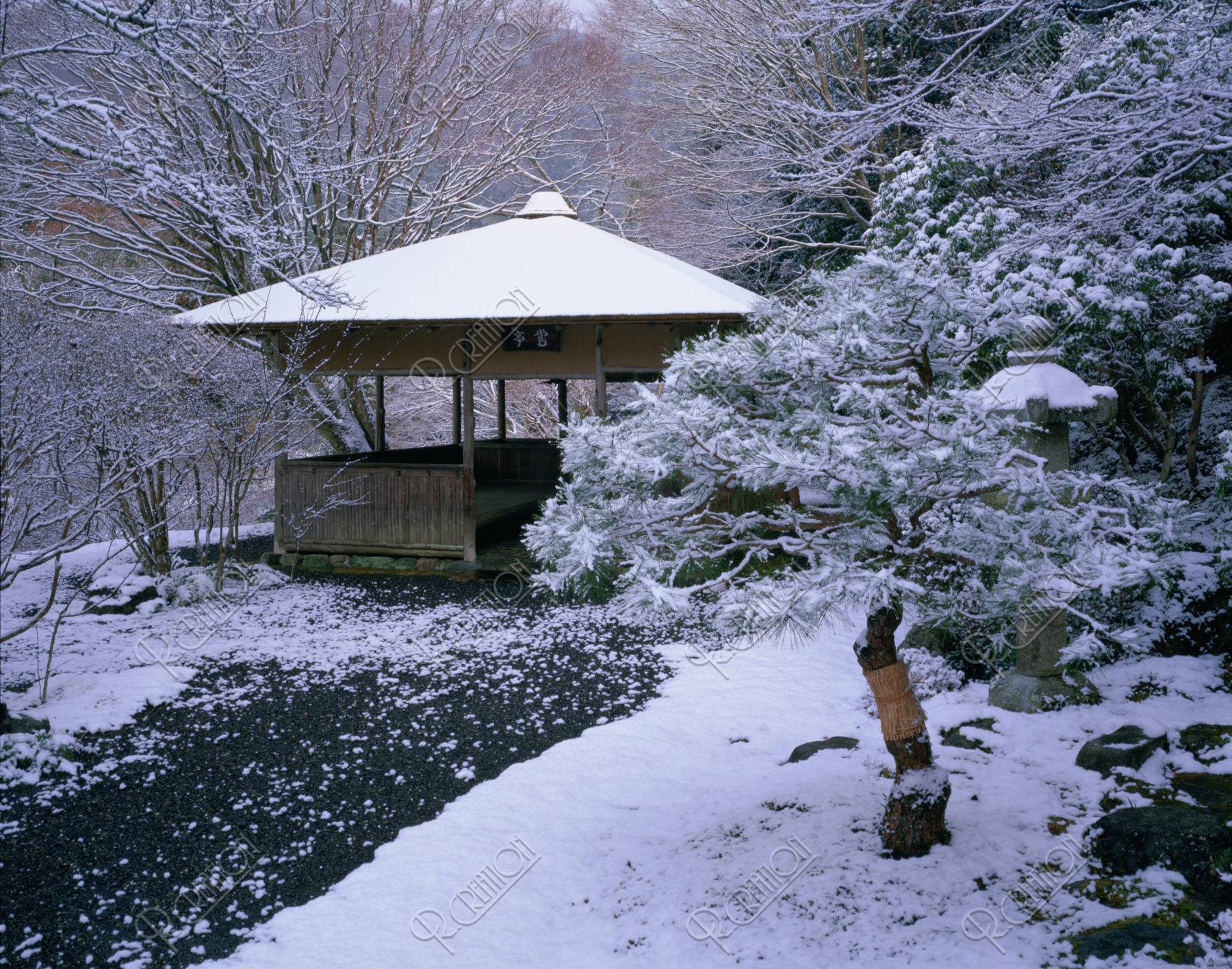 雪の白龍園 鴬亭