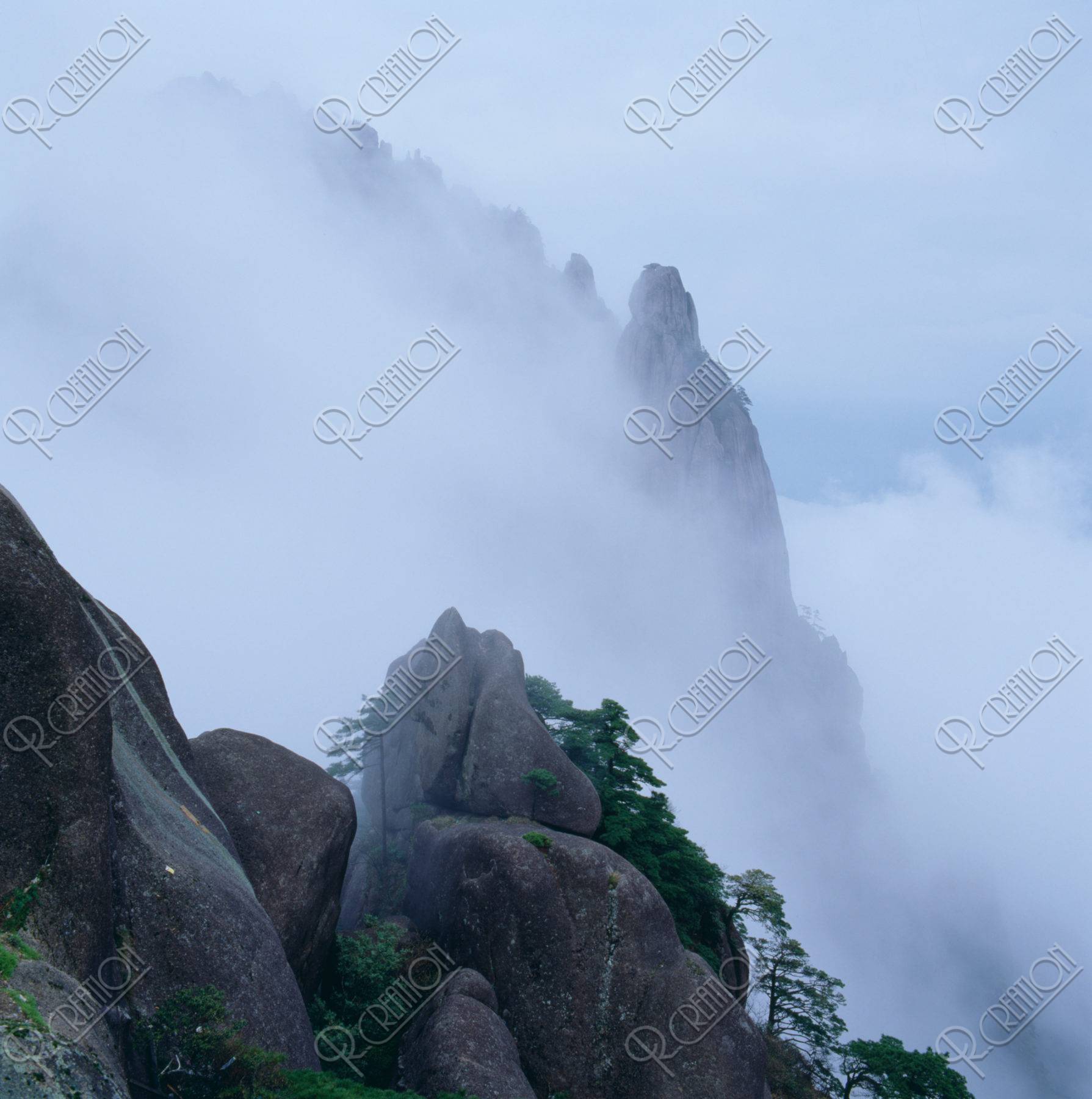 雲海の黄山 中国
