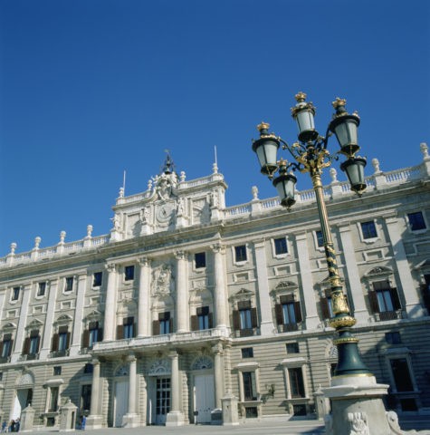 王宮と街灯 マドリッド スペイン