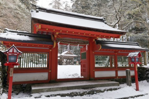 雪の貴船神社奥宮