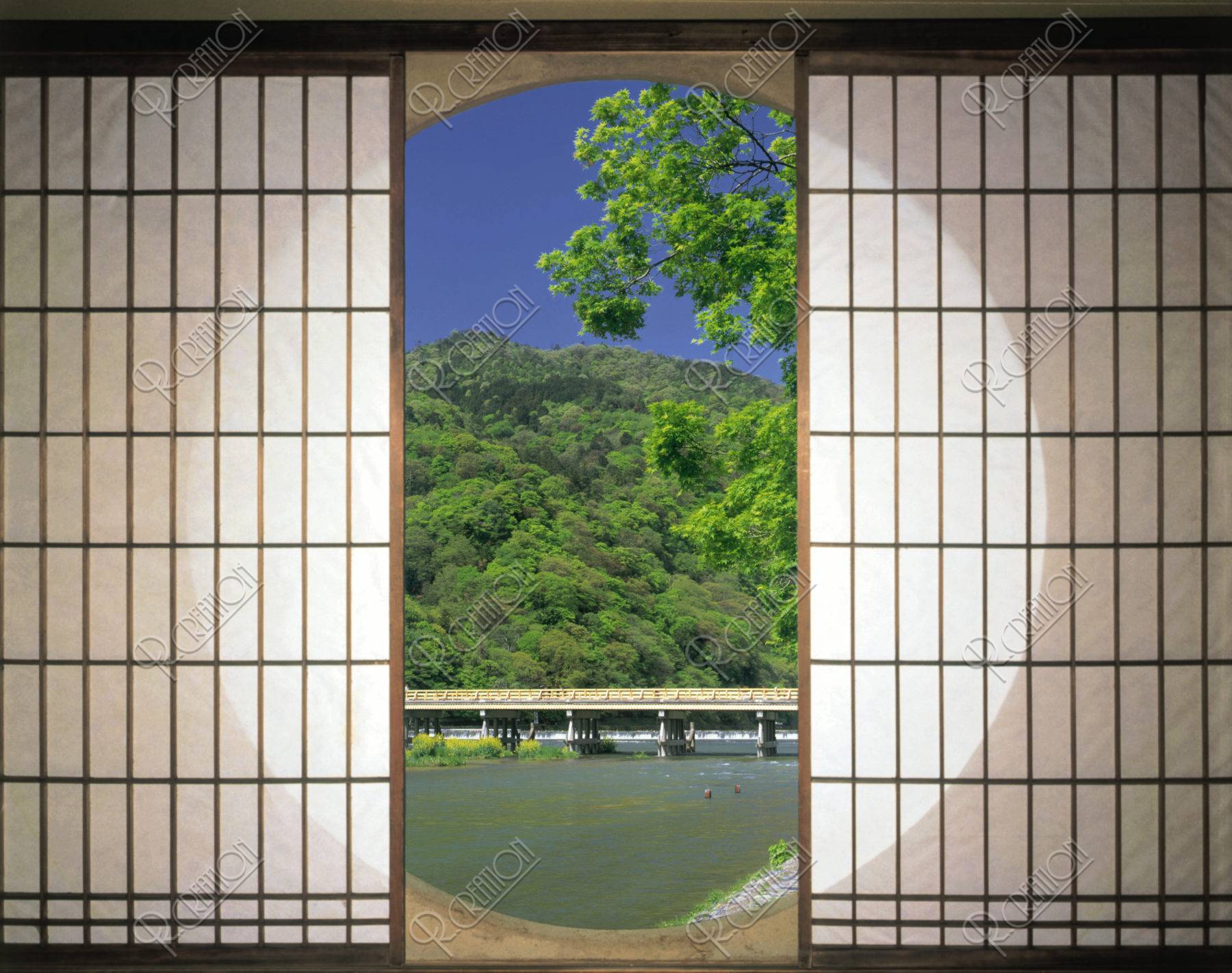 丸窓と渡月橋 ｃ ｇ 合成 イラスト Cg アールクリエーション