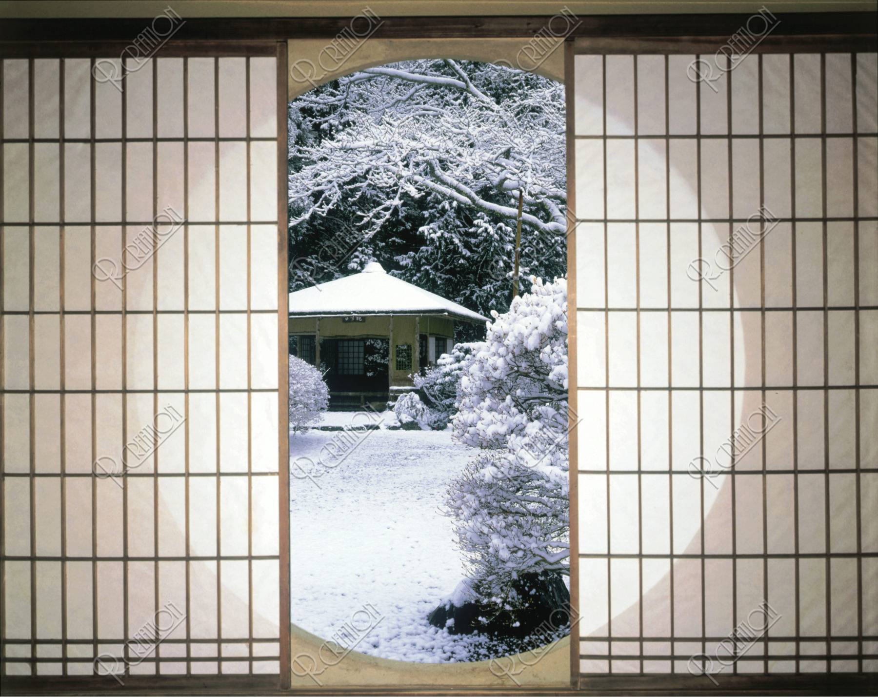 丸窓と雪 Ｃ．Ｇ．合成