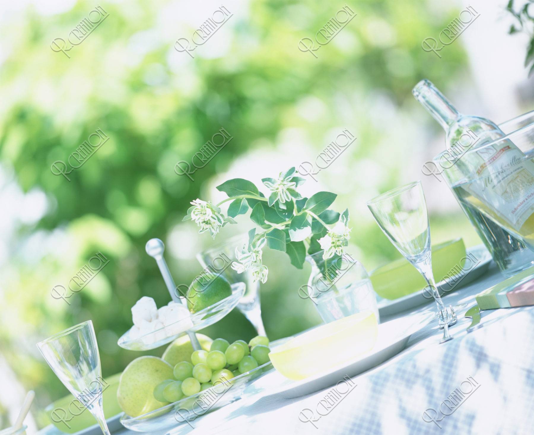 ガーデンランチ ワインと果物
