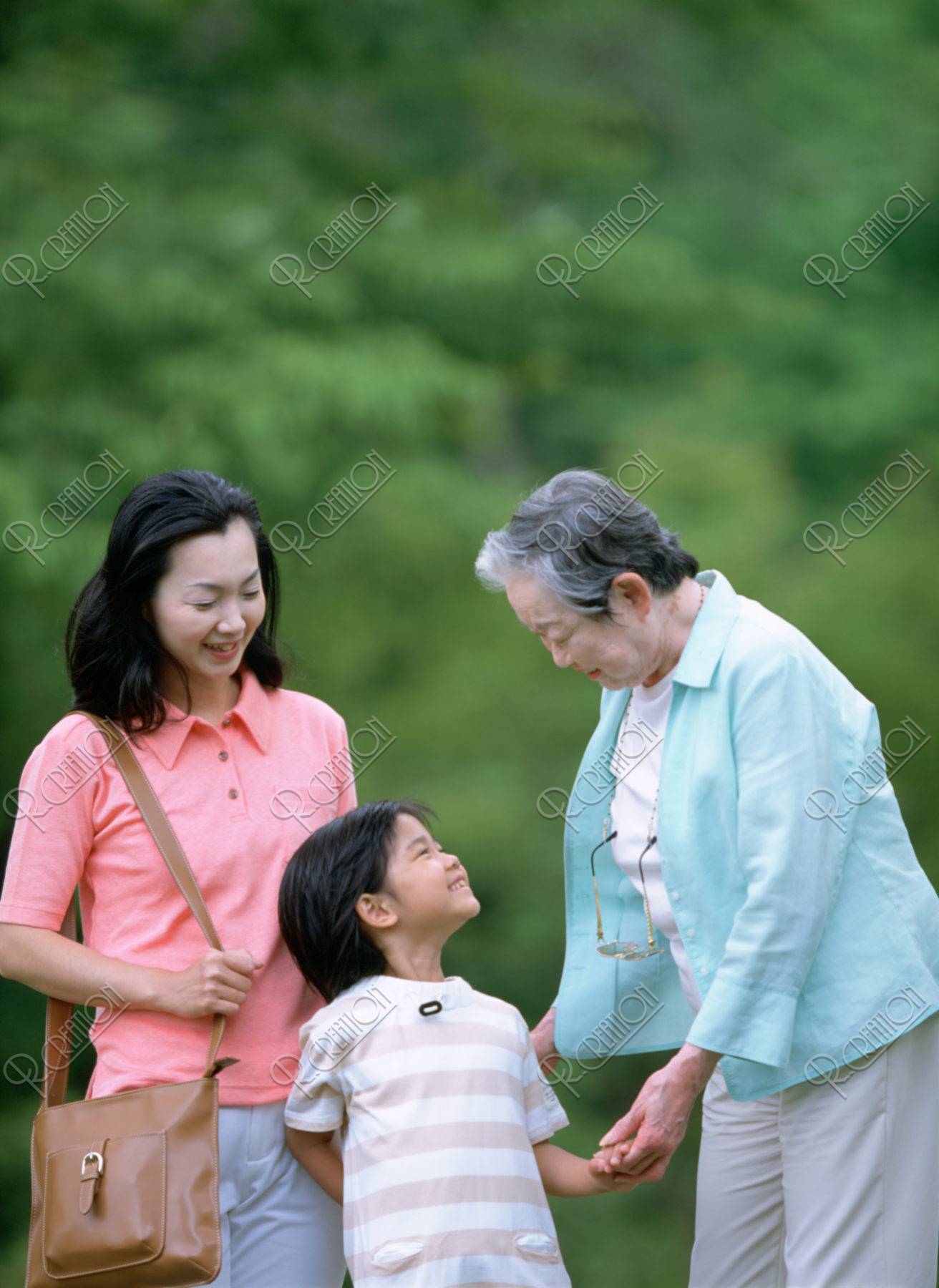 祖母と母と孫