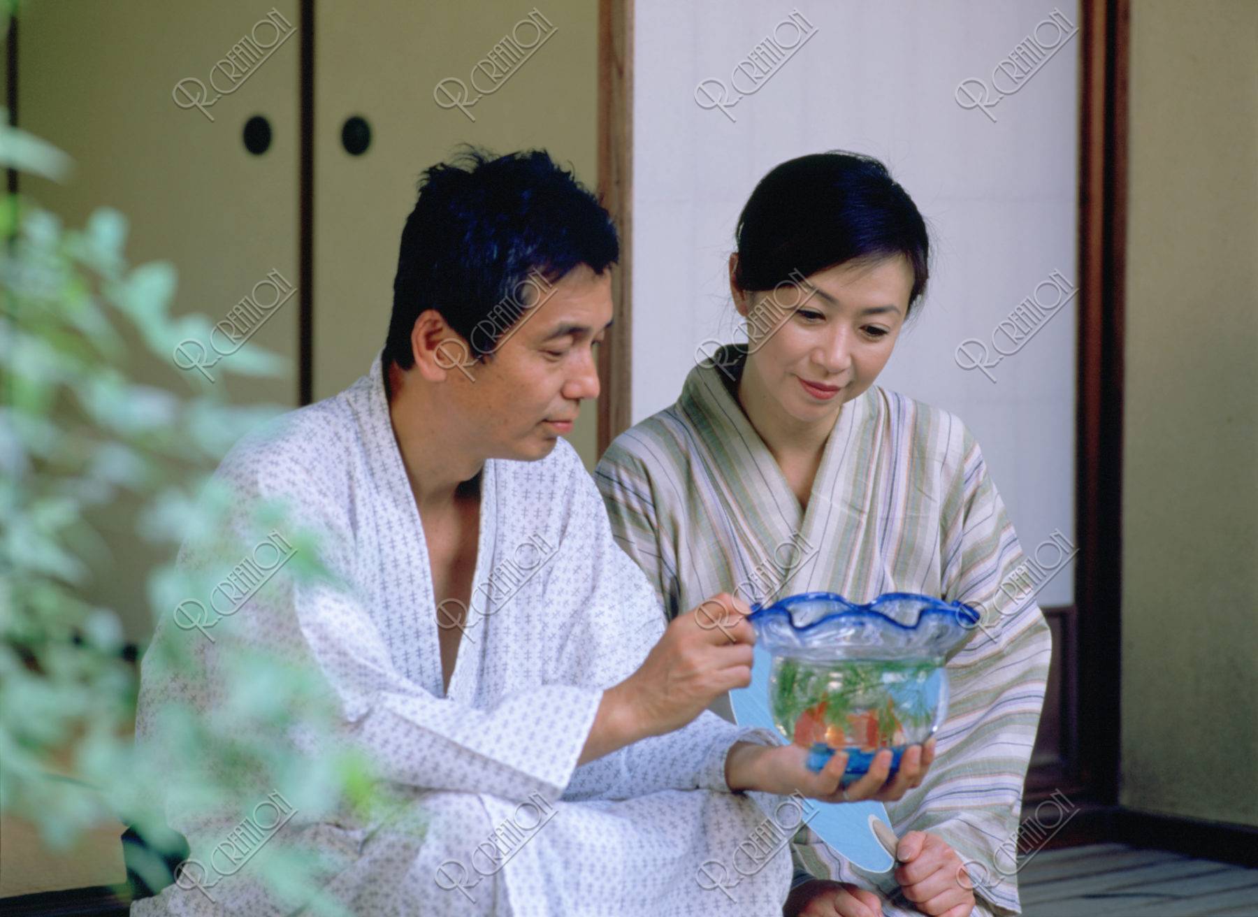 浴衣姿の熟年夫婦