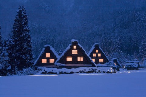 白川郷 雪 冬 夜景 伝統的建造物 茅葺き民家 世界遺産