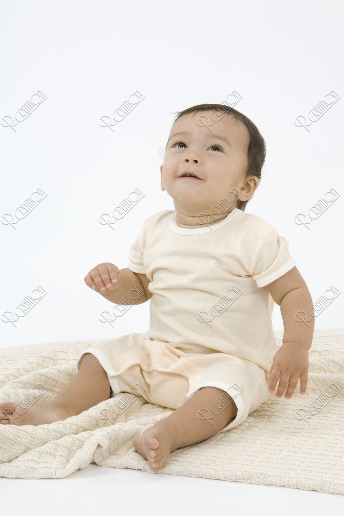 ベビー服の赤ちゃん