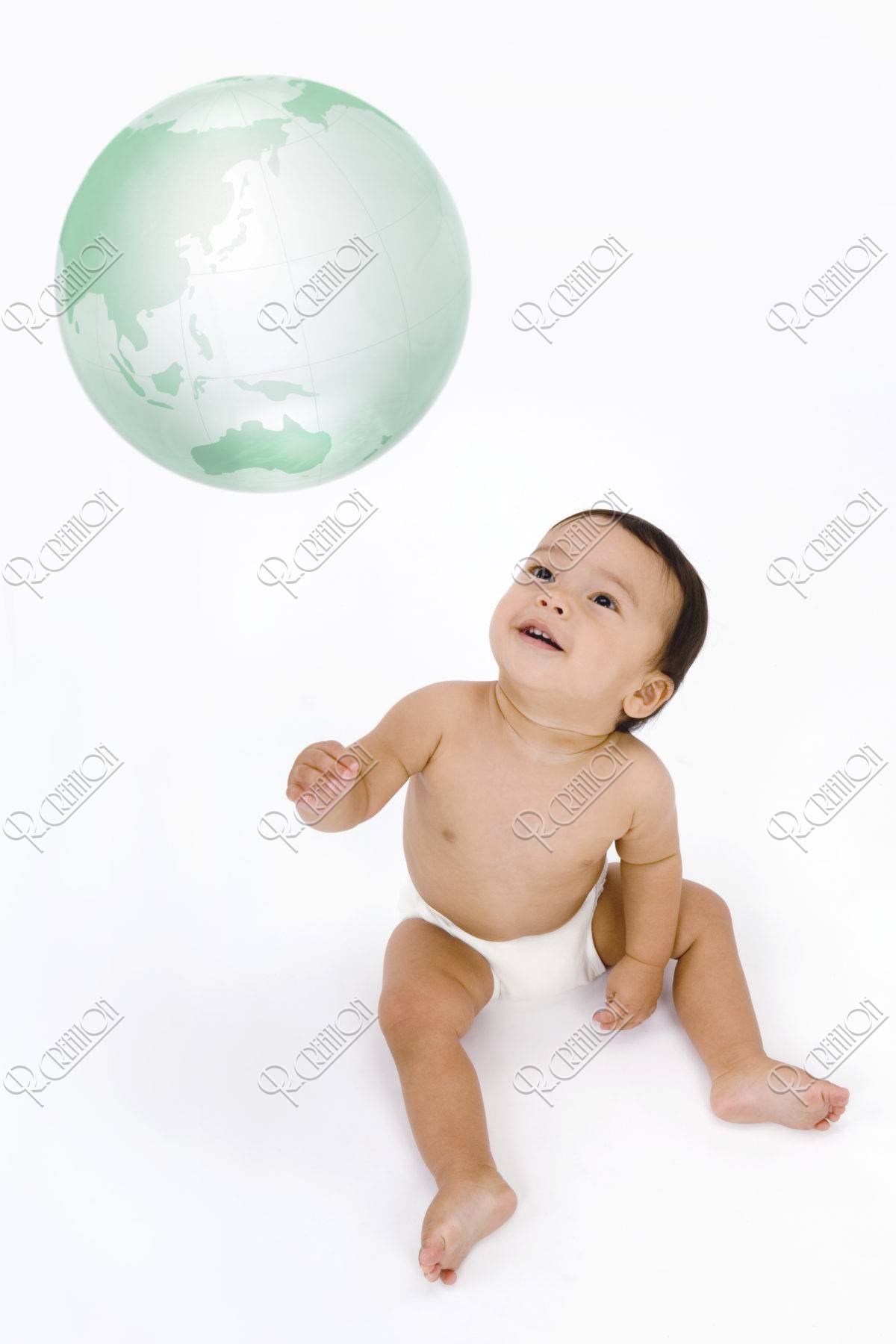 ガラスの地球儀と裸の赤ちゃん ＣＧ