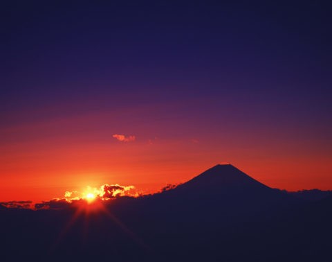 櫛形山林道からの朝日と富士山