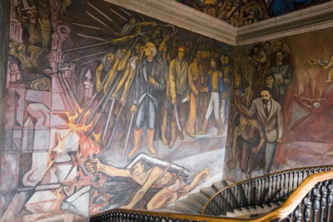 州政庁舎 壁画 世界遺産