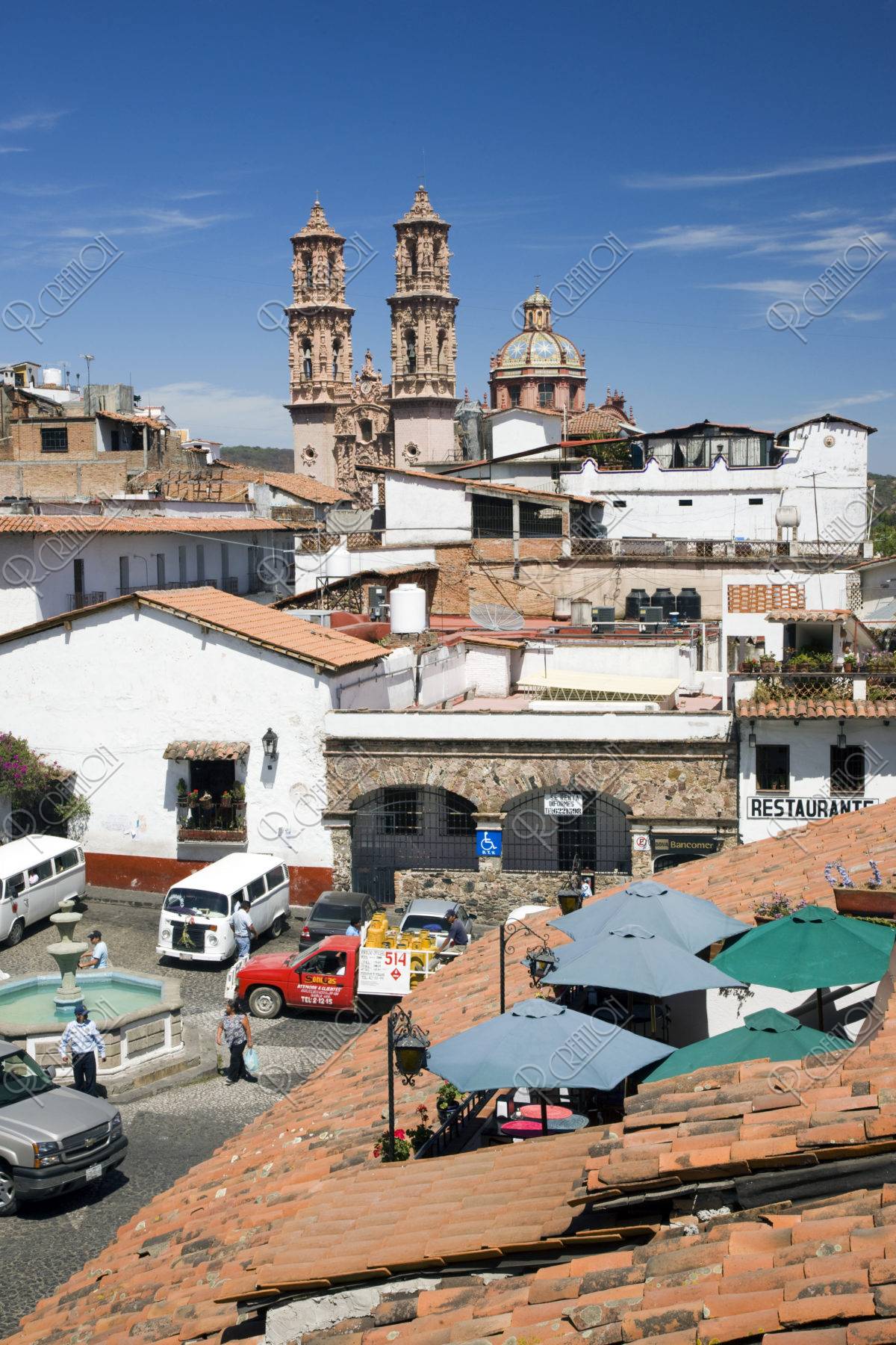 サンタプリスカ教会と町並み 世界遺産