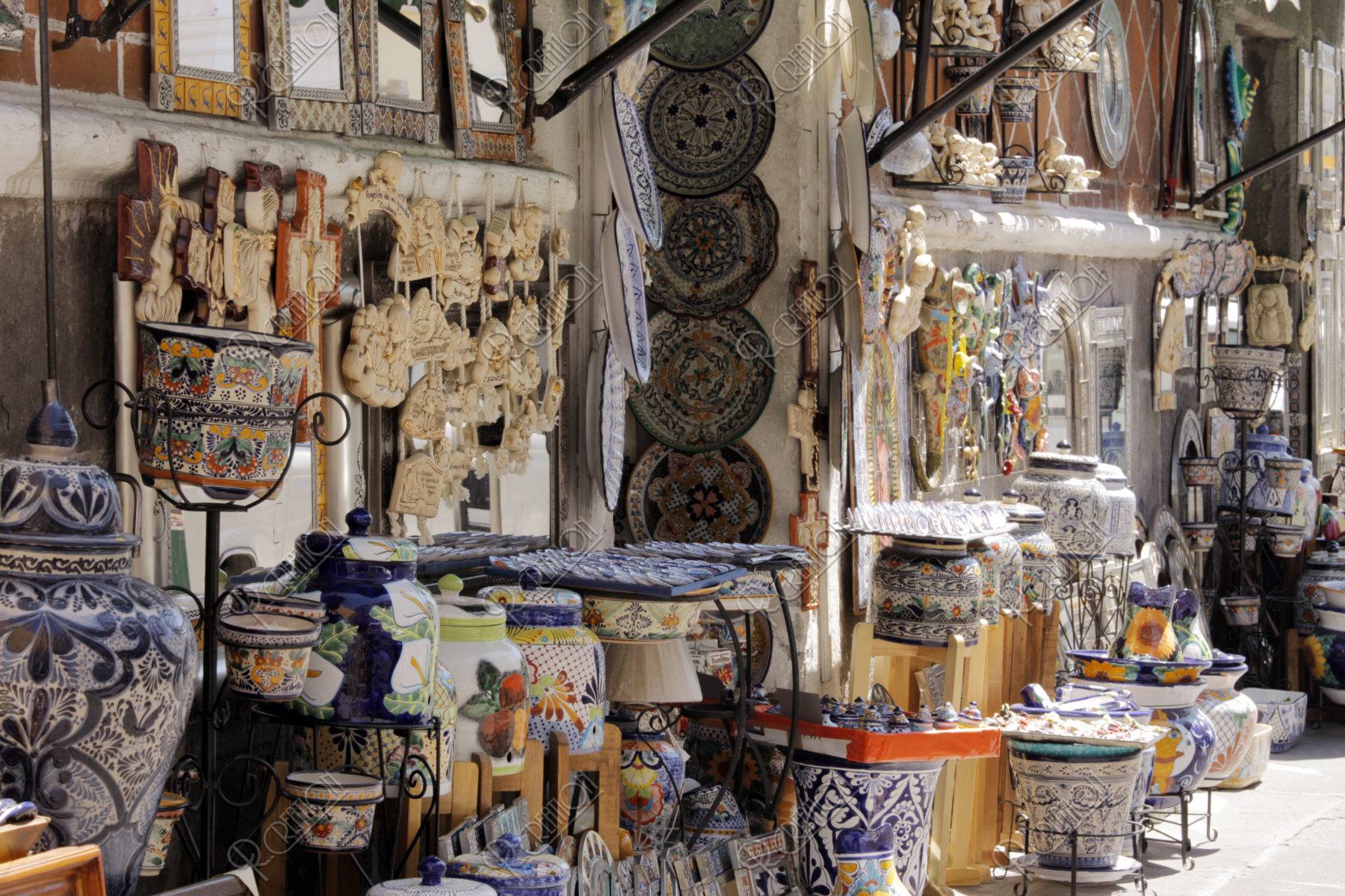 エルパリアン市場付近の陶器店