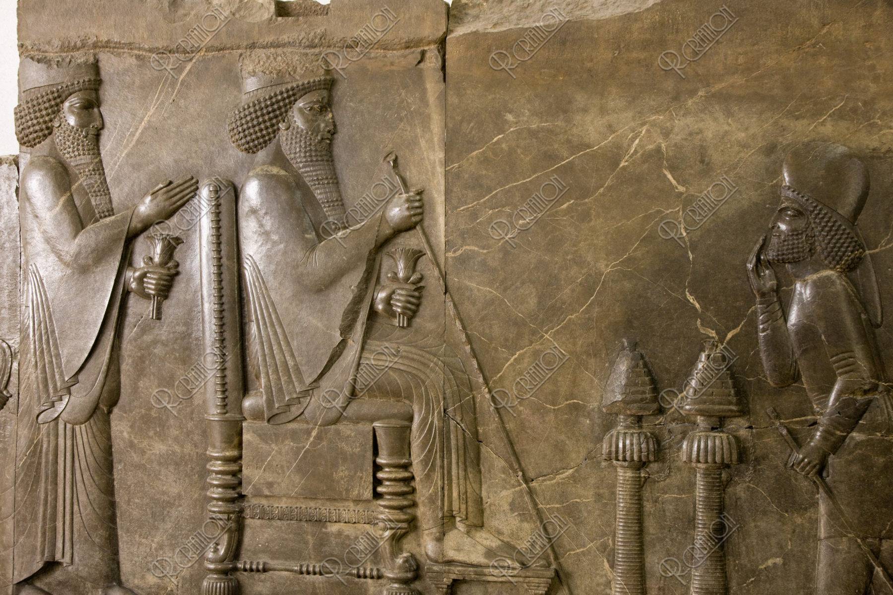 イラン考古学博物館 ダレイオス1世の謁見図 写真 アールクリエーション