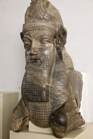 イラン考古学博物館 出土品 胸像
