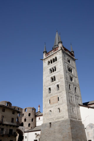 スーザ大聖堂鐘楼とサヴォイア門