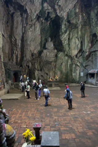 五行山 洞窟の観音像