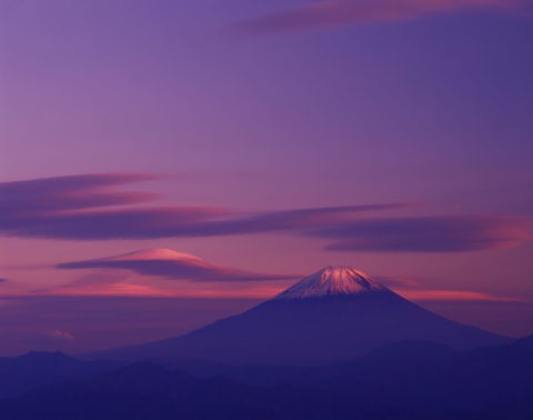 夕焼けの富士山と雲