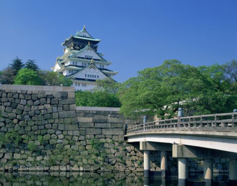 新緑の大阪城と極楽橋