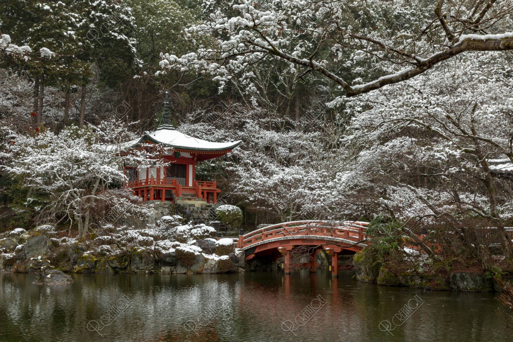 雪の醍醐寺 弁天堂