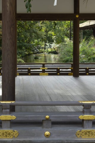 上賀茂神社 橋殿と萩