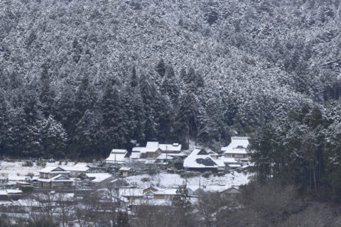雪の大原集落