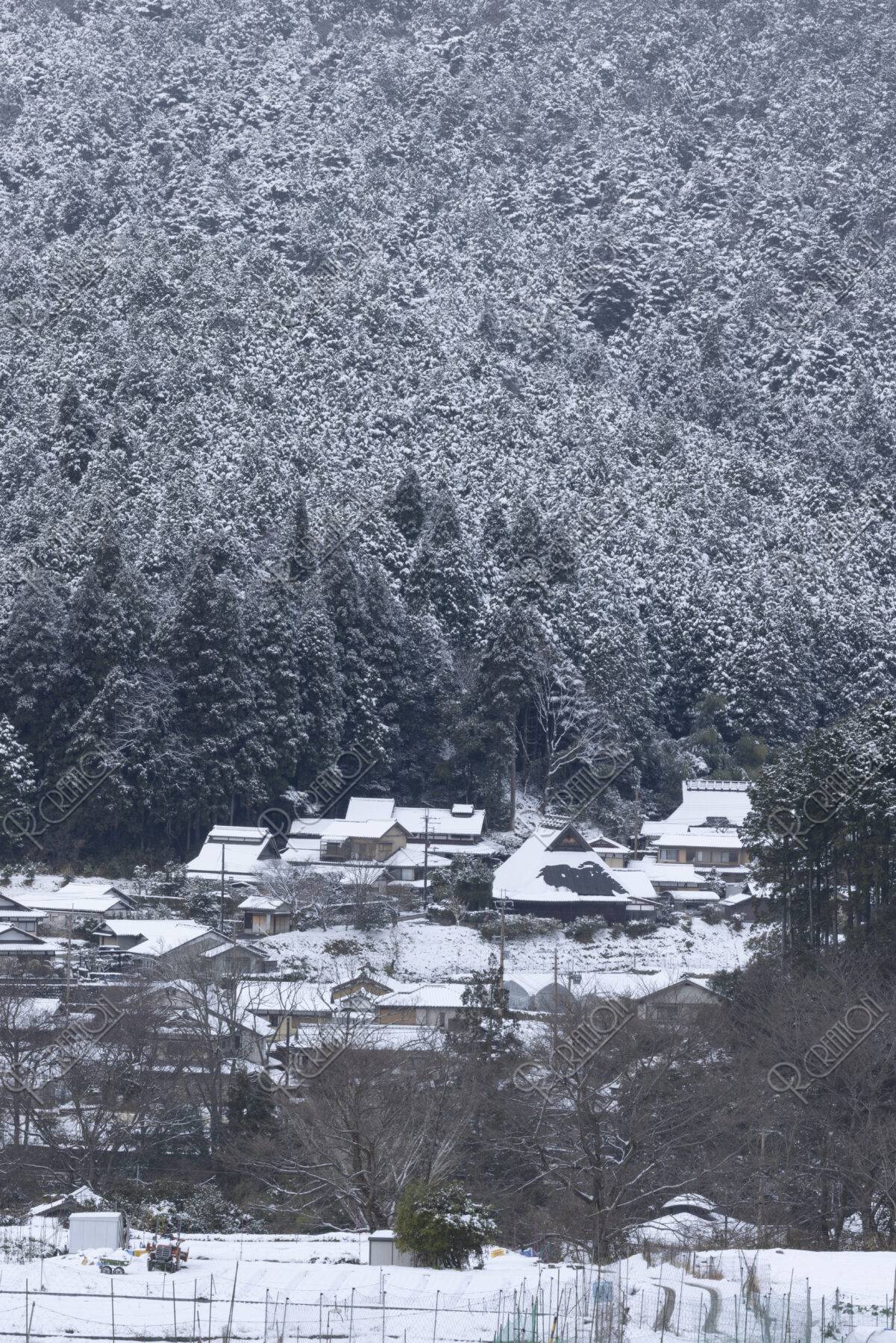 雪の大原集落