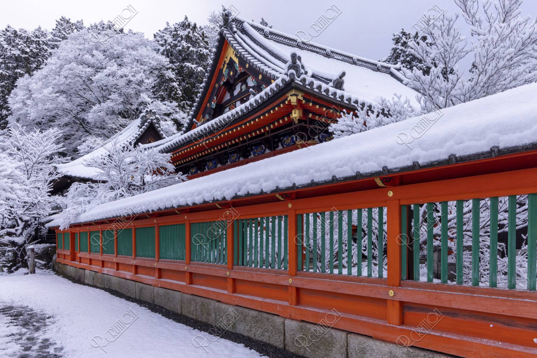 雪の山科毘沙門堂