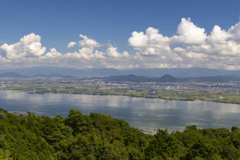 比叡山ドライブウェイからの琵琶湖と三上山